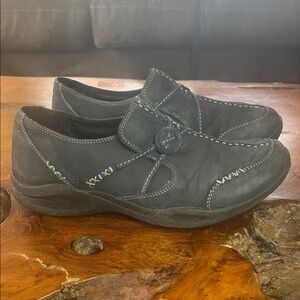 Clarks Shoes Womens Wave Walk Slip On Leather Shoes Size 7.5